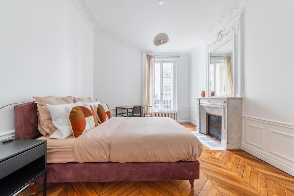 Haussmannian Apartment, Near Champs-Elysees Париж Екстериор снимка
